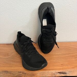 Nike React Infinity Run Flyknit Triple Black Athletic Running Shoes Woman Size 8